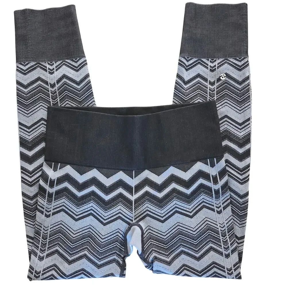 Lululemon Ebb to Street black gray chevron compression leggings size 6